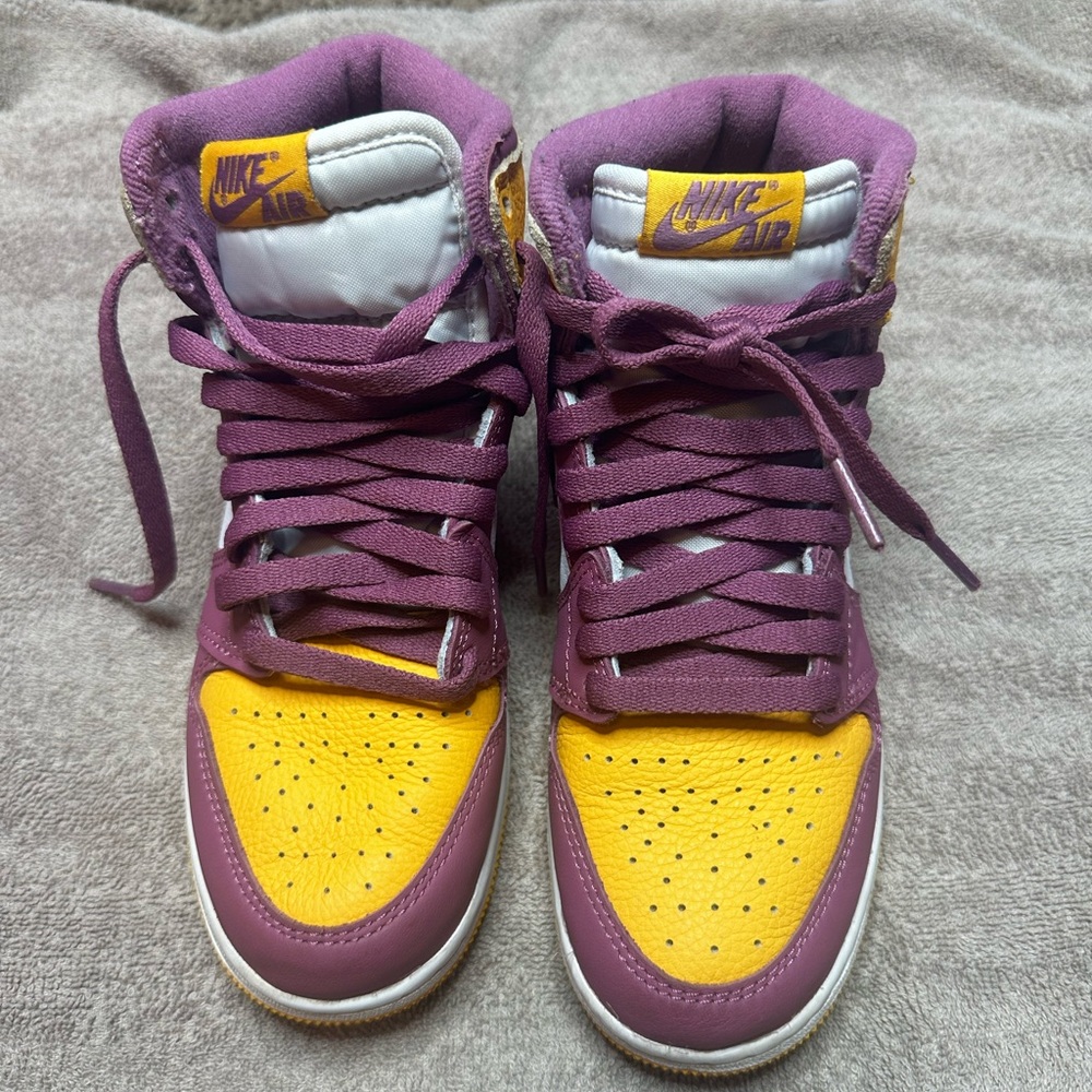 Nike High-Top Sneakers in Purple & Yellow